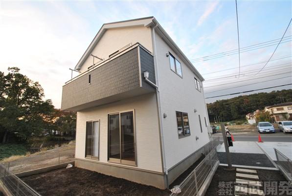 Local appearance photo. 4 Building There is a feeling of freedom