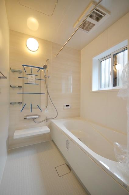 Bathroom. Heating dryer ・ Bathroom with laundry pipe.