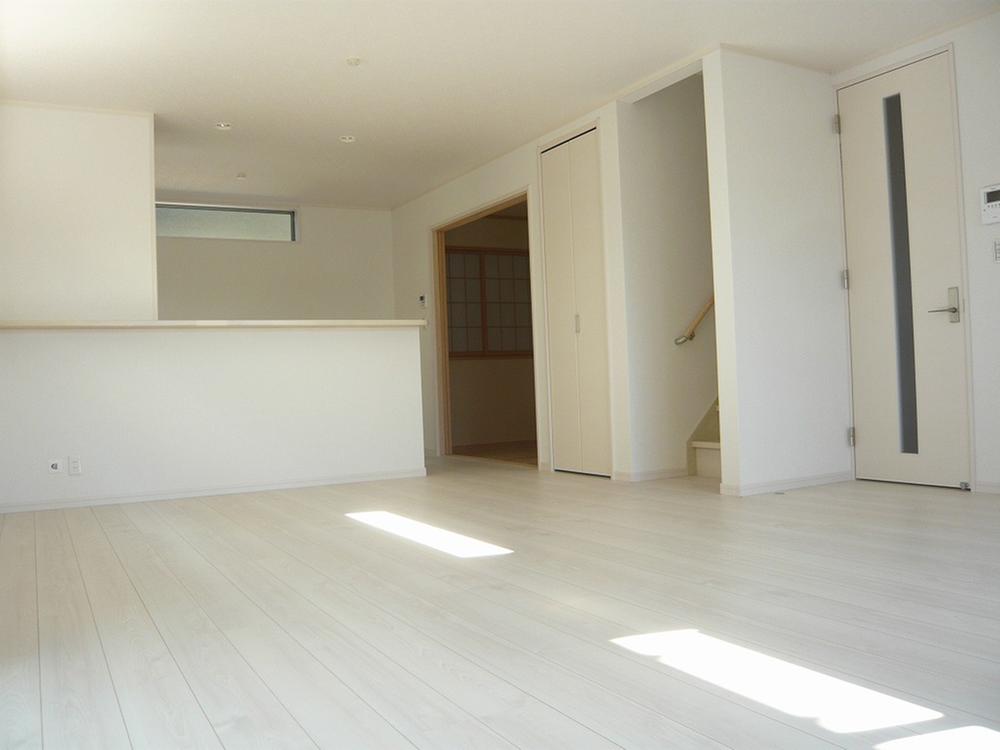 Same specifications photos (living). Same specifications