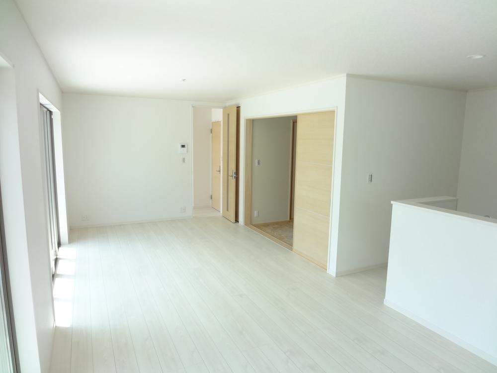 Same specifications photos (living). Same specifications