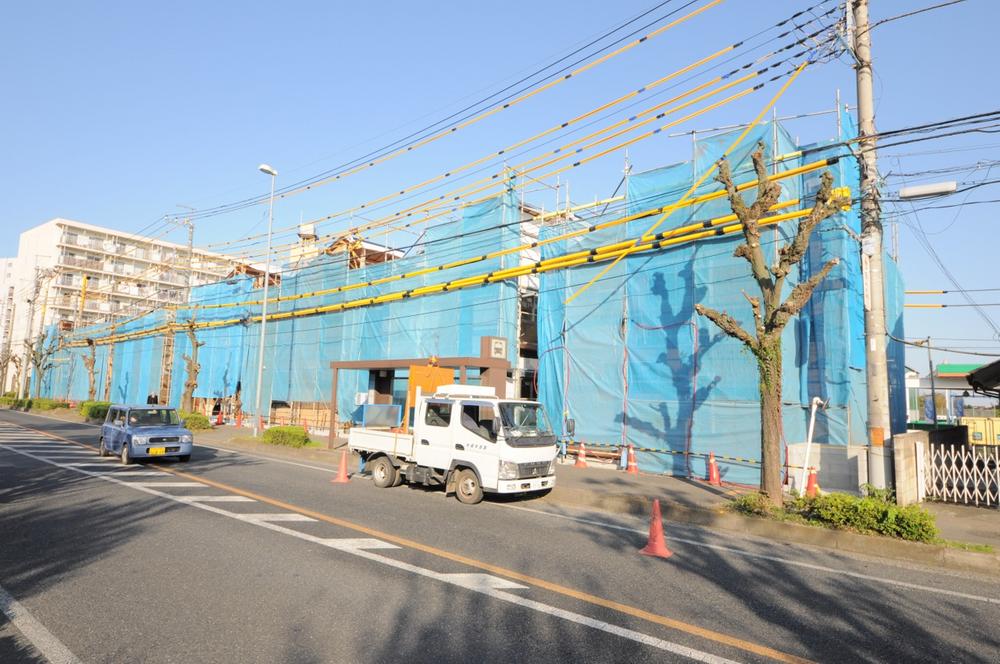 Local appearance photo. Local (11 May 2013) Shooting