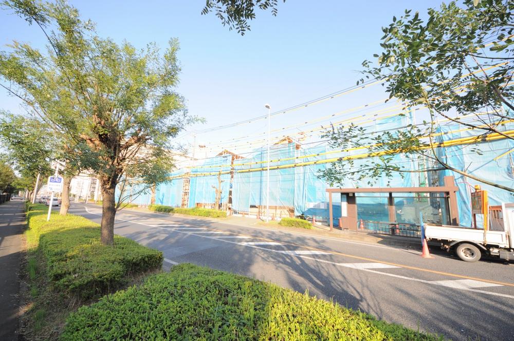 Local photos, including front road. Local (11 May 2013) Shooting