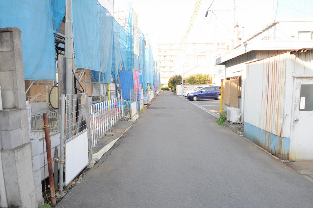 Local photos, including front road. Local (11 May 2013) Shooting