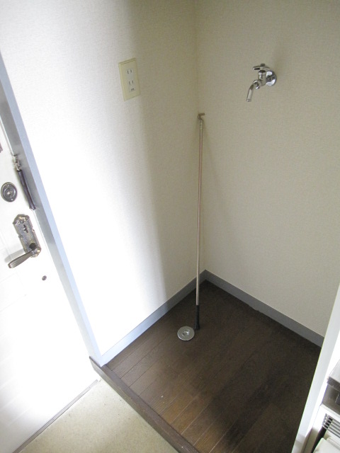Other room space. Indoor Laundry Storage. 