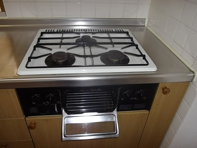 Kitchen.  ☆ 3-neck gas system Kitchen With grill ☆
