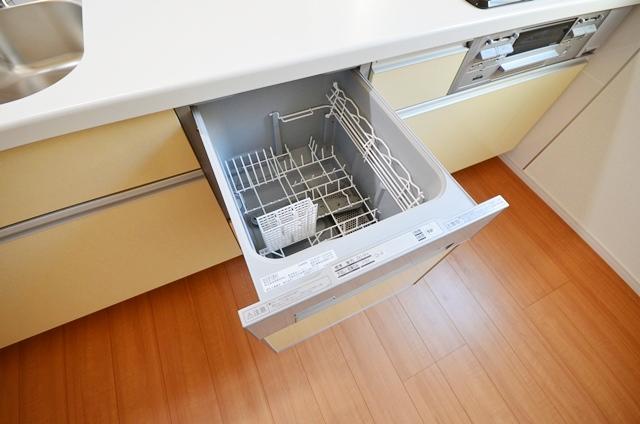 Kitchen. Dishwasher