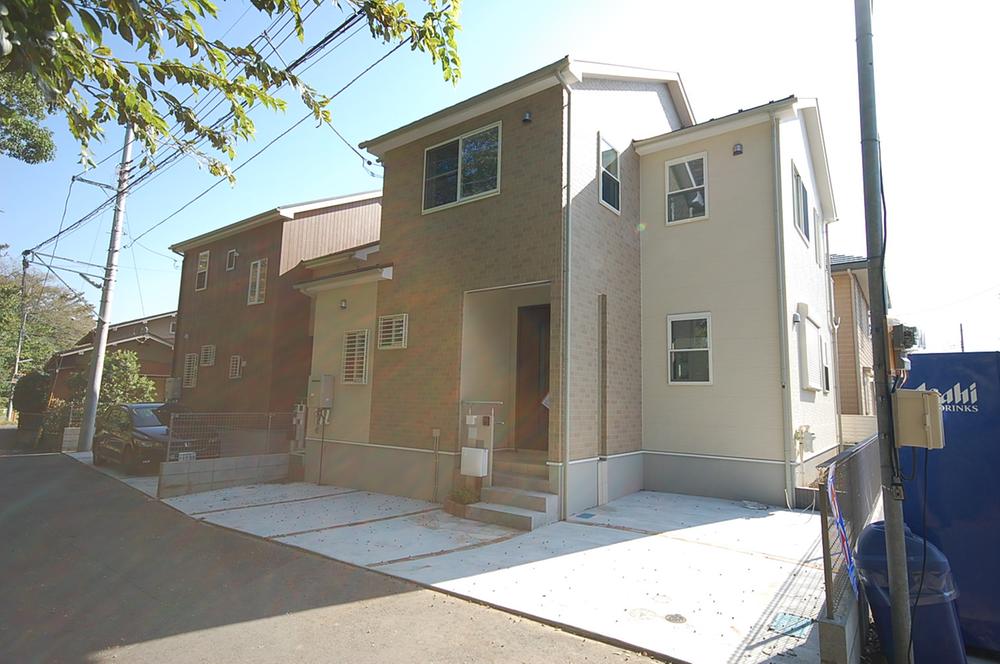 Building plan example (exterior photos). Our construction cases. 