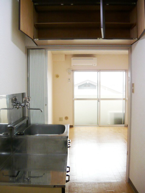 Receipt. Kitchen and Western-style as seen from the front door