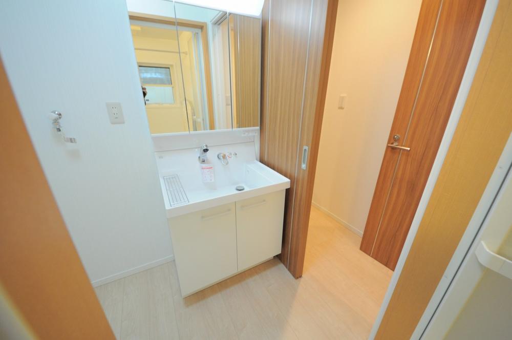 Same specifications photos (Other introspection). Same specifications