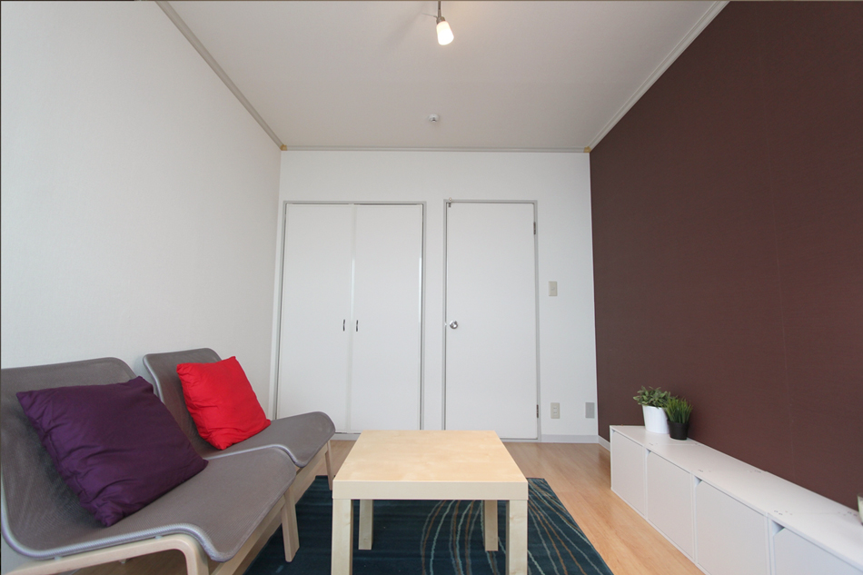 Living and room. Interior looks better!  ※ Furniture is not included