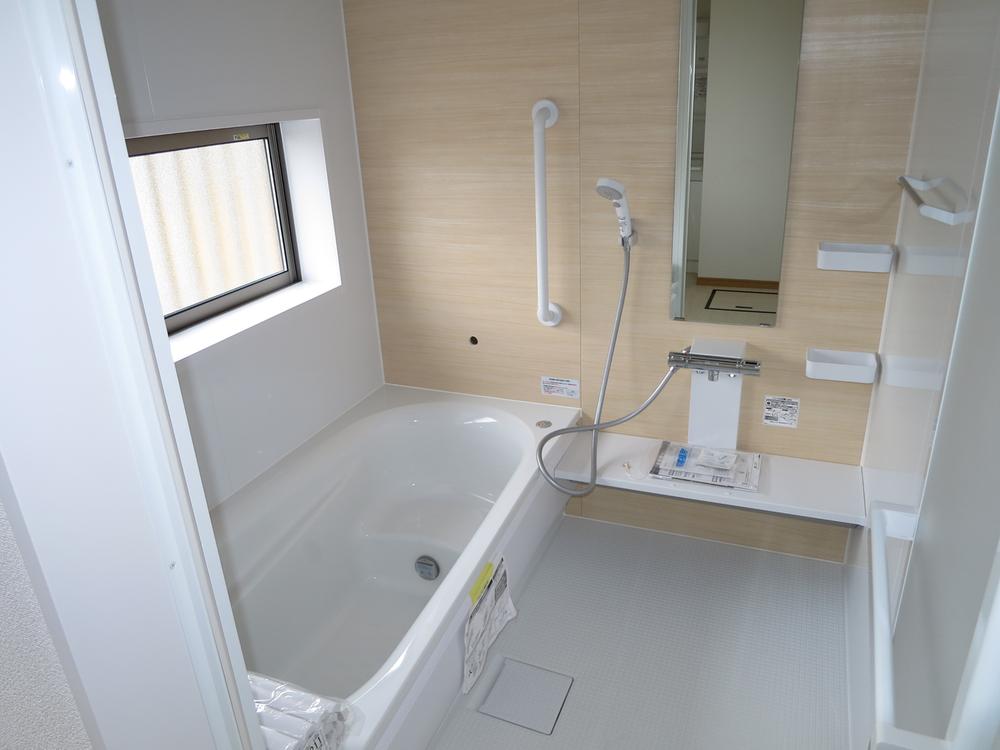 Bathroom. Local (12 May 2013) Shooting