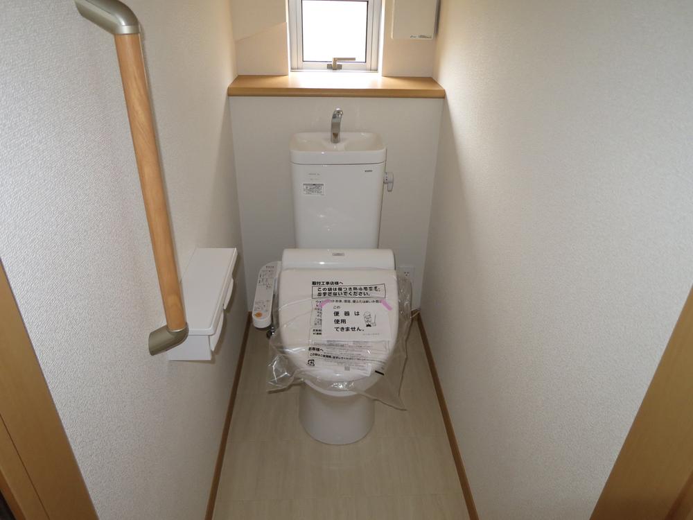 Toilet. Local (12 May 2013) Shooting