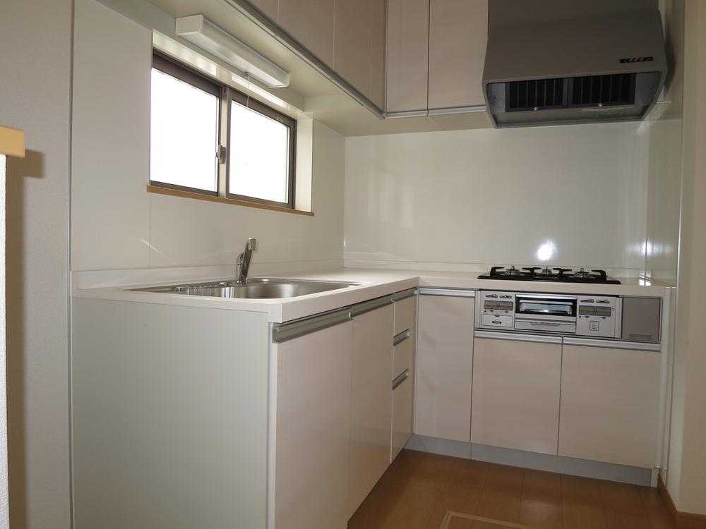 Kitchen. Local (12 May 2013) Shooting