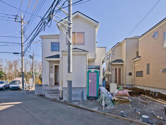 Local appearance photo. Local (12 May 2013) Shooting