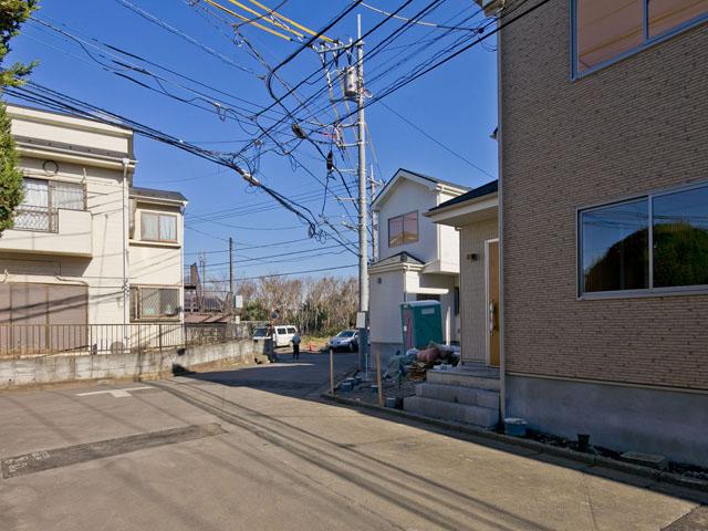 Local photos, including front road. Local (12 May 2013) Shooting