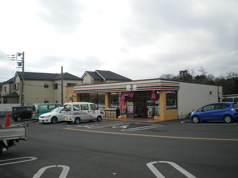 Convenience store. 490m to Seven-Eleven