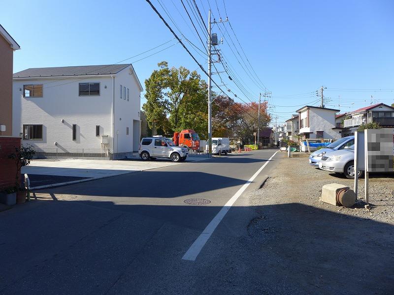 Local photos, including front road. Local (November 22, 2013) Shooting