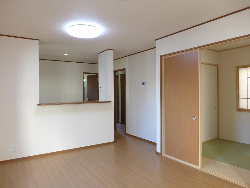 Living. Local (November 29, 2013) Shooting