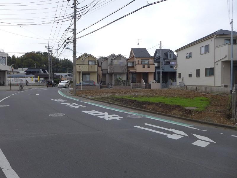 Local photos, including front road. Local (November 22, 2013) Shooting