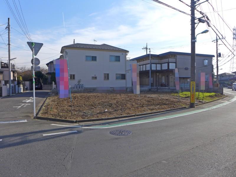 Local photos, including front road. Local (December 6, 2013) Shooting