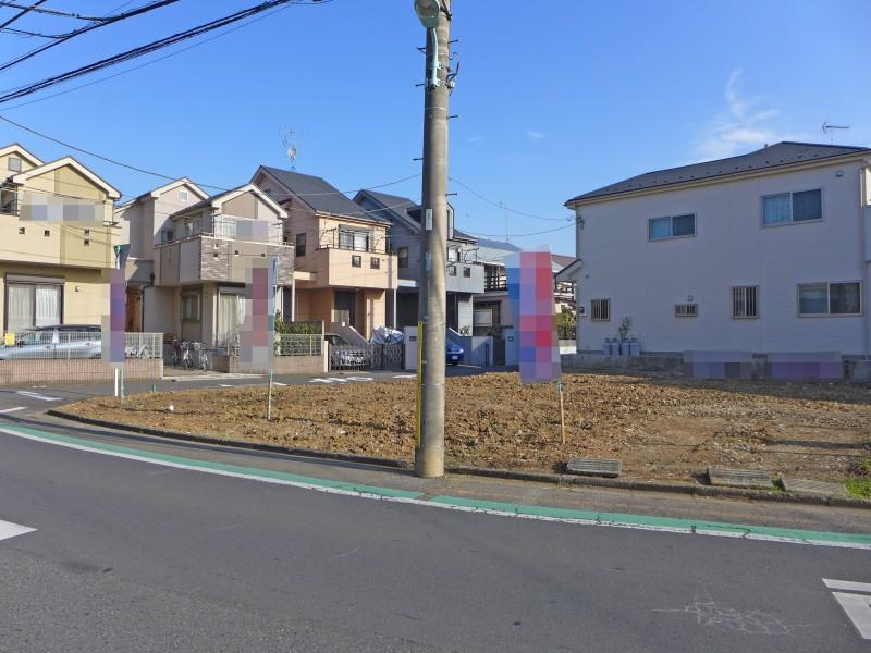 Local photos, including front road. Local (December 6, 2013) Shooting