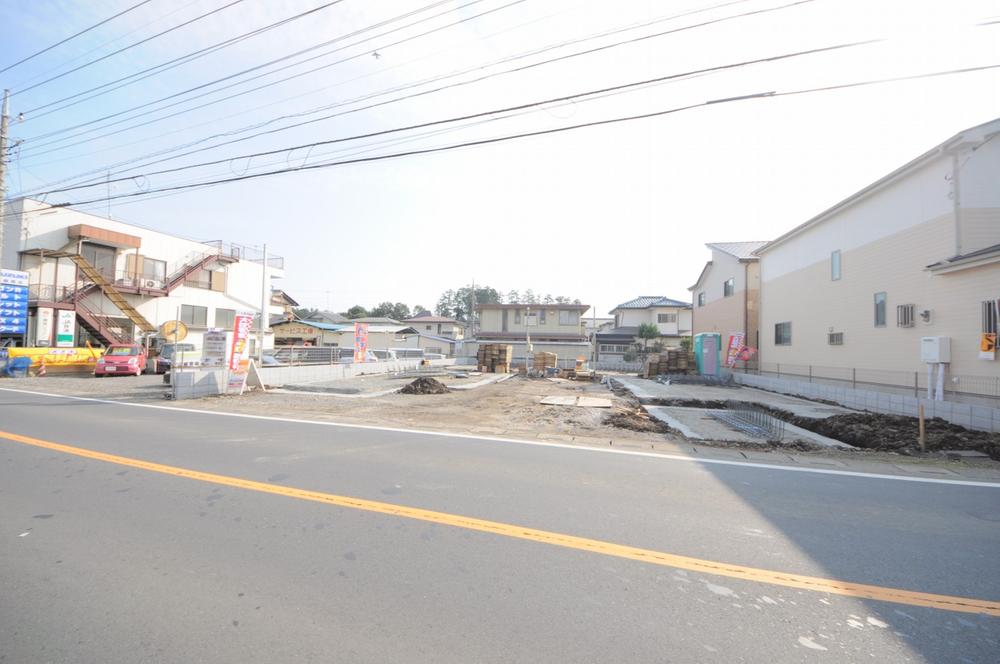 Local photos, including front road. Local (10 May 2013) Shooting