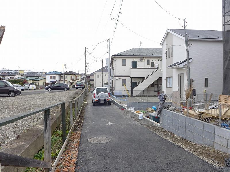 Local photos, including front road. Local (December 23, 2013) Shooting