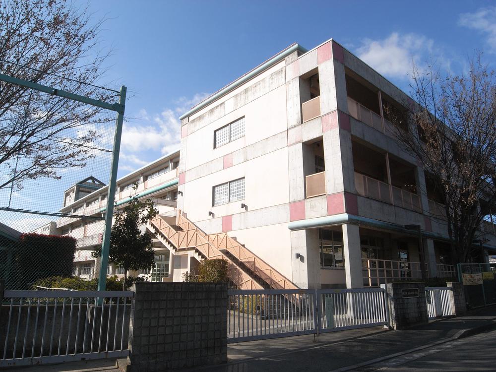 Primary school. 480m to Wada Elementary School