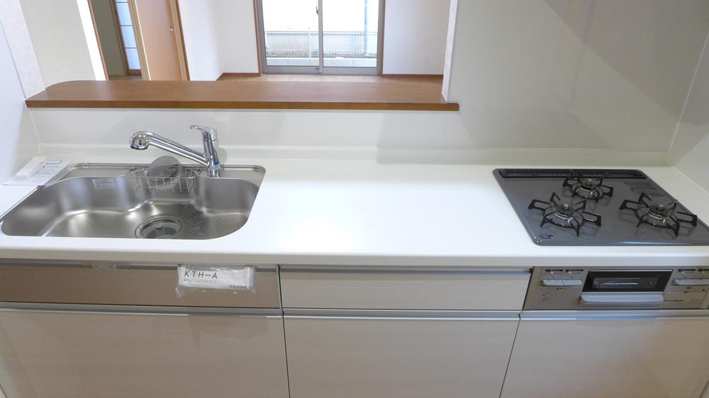 Kitchen. Water purifier is with integrated faucet. 