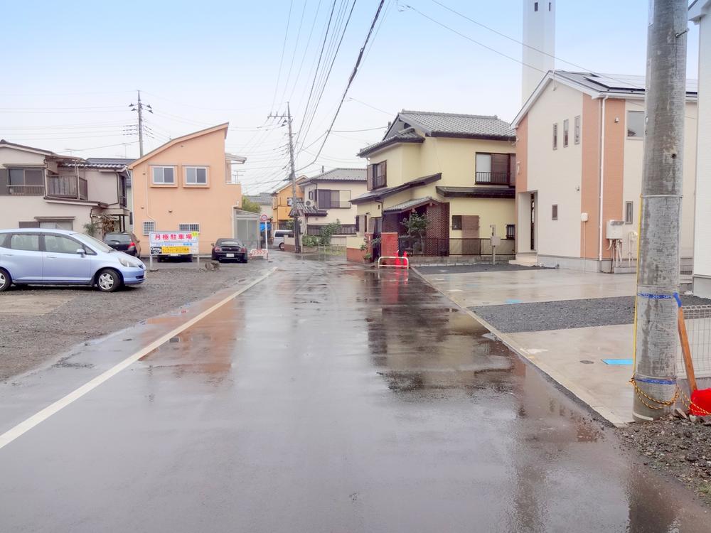 Local photos, including front road. Local (11 May 2013) Shooting