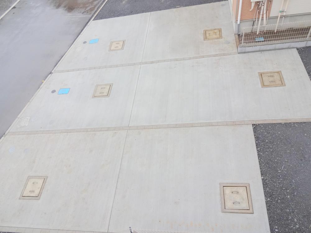 Parking lot. Local (11 May 2013) Shooting