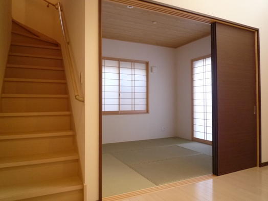 Non-living room. Indoor (June 2012) shooting