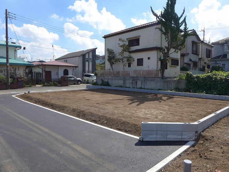 Local photos, including front road. Local (September 29, 2013) Shooting