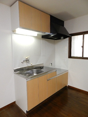 Kitchen. Gas stove 2 burners installed Allowed