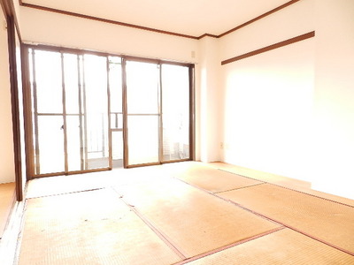Living and room. Japanese-style room 6 quires