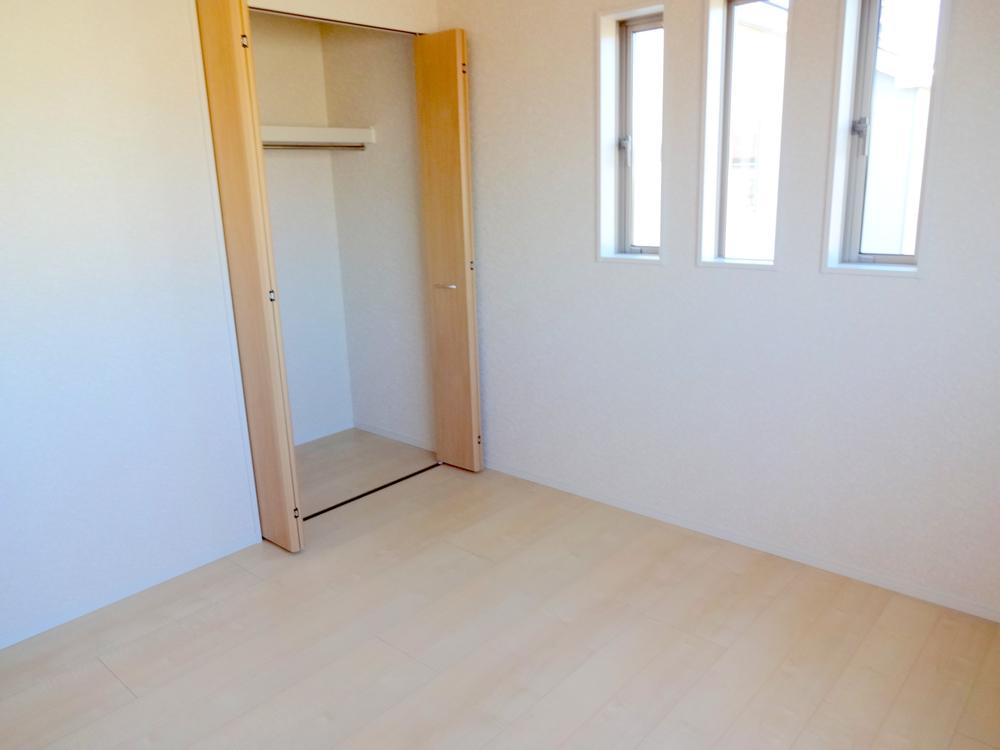 Non-living room. Indoor (12 May 2013) Shooting