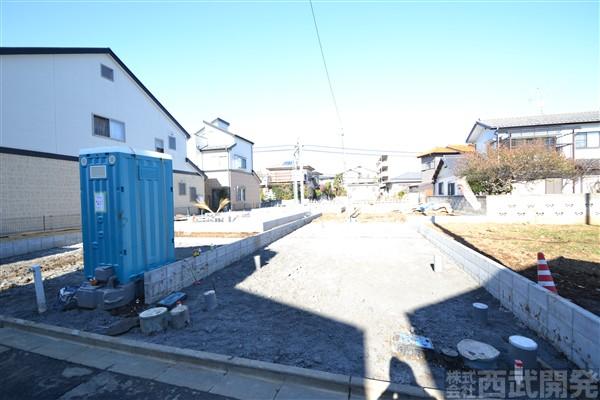 Local appearance photo. Car space