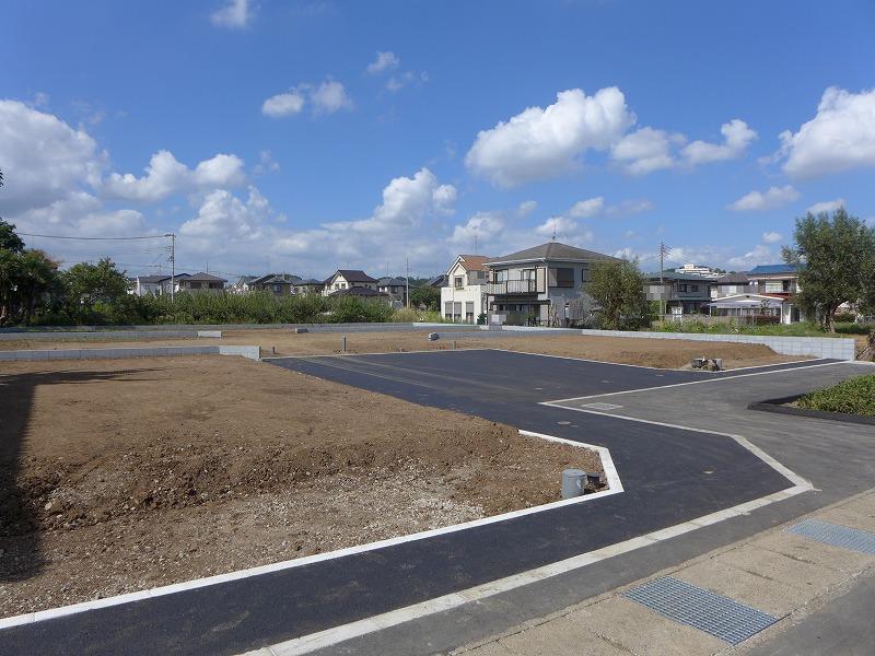 Local photos, including front road. Local (September 29, 2013) Shooting