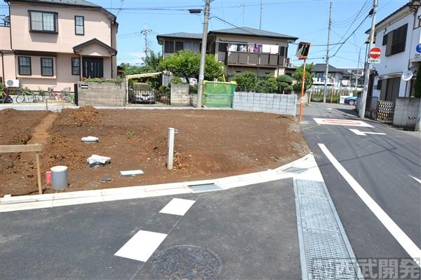Local photos, including front road. No. 1 compartment
