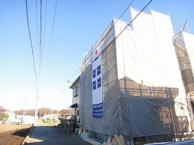 Local photos, including front road. Local (11 May 2013) Shooting