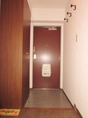 Entrance. Large shoe box