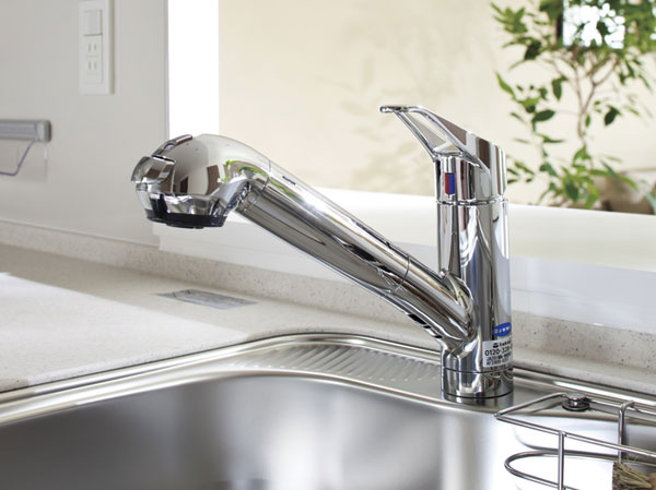 Kitchen.  [Water purifier integrated hand shower faucet] The shower head in the kitchen faucet and a built-in water purifier, You can switch easily water purification. Care is also convenient further easy-to-use with a hose pull-out.