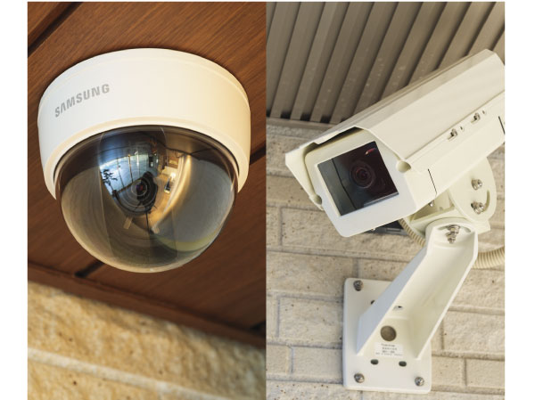 Security.  [surveillance camera] Security cameras installed in various locations of elevators and common areas, Suppress of suspicious person intrusion. Because the video is stored for a period of time, It is also possible to see the record at the time of the event. (lease ・ Rental correspondence) (same specifications)