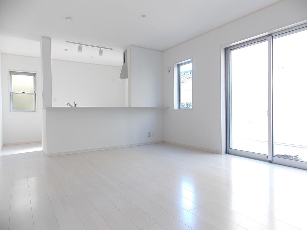 Living. Building 2 room (November 2013) Shooting