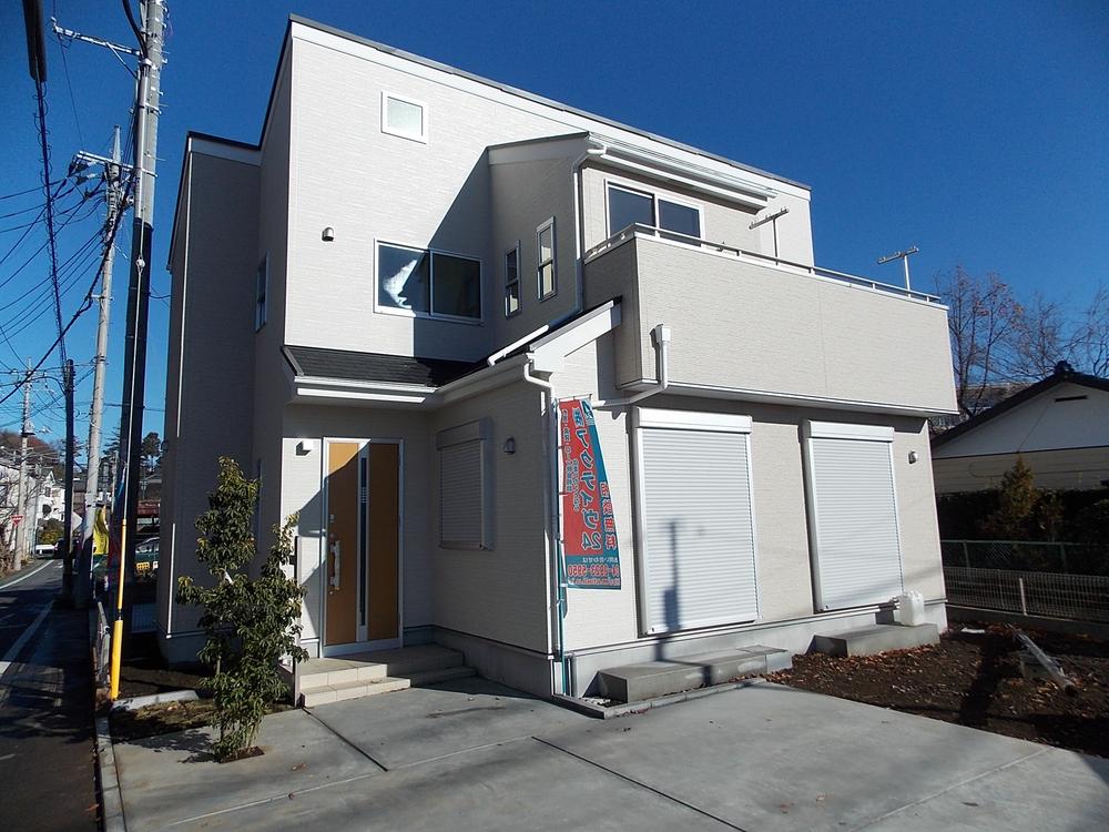 Local appearance photo. Local (12 May 2013) Shooting