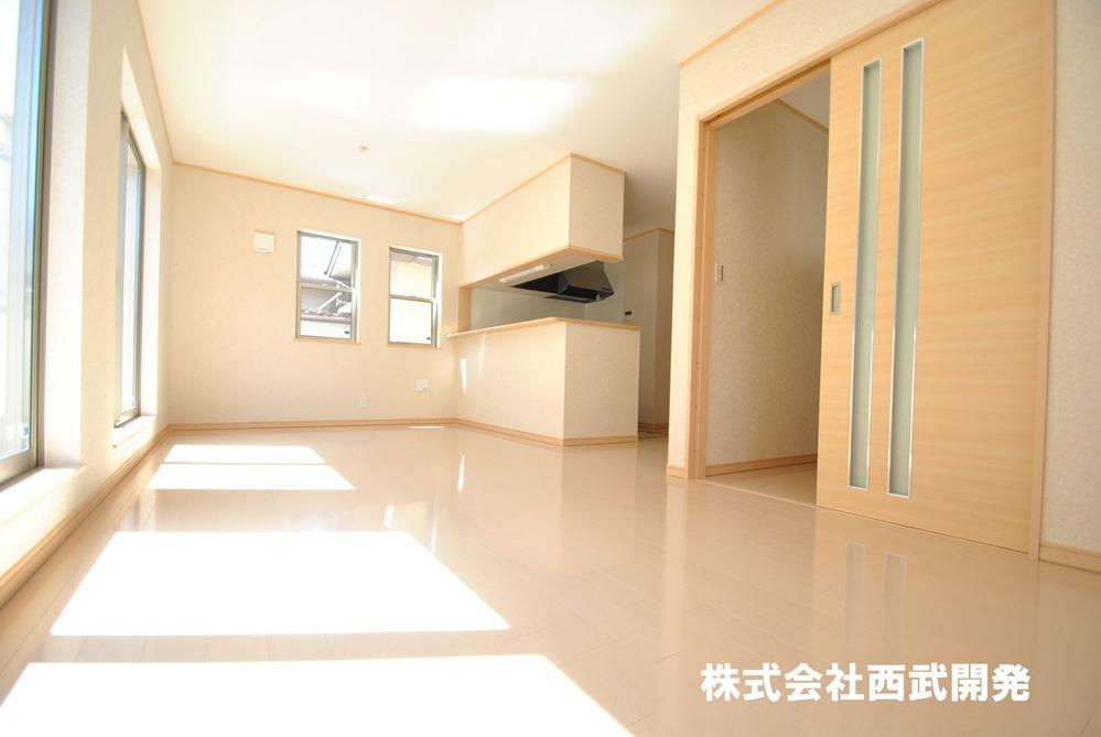 Living. Living (March 2013) Shooting