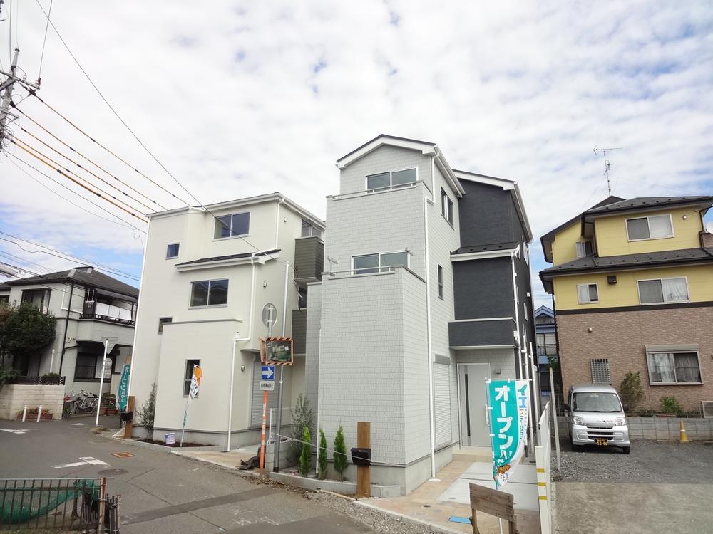 Local appearance photo. Local (10 May 2013) Shooting