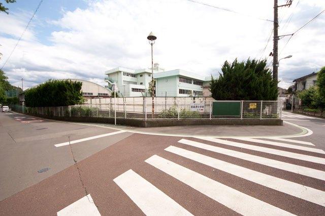 Primary school. Kitaakitsu until elementary school 240m