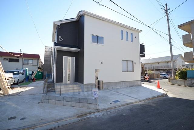 Local appearance photo. Selling local