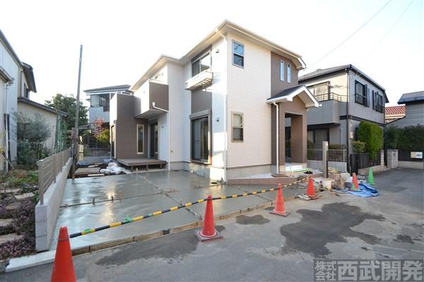 Local photos, including front road